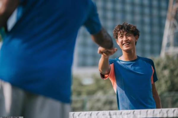 世界杯女球迷哭_世界杯女球迷感人瞬间(图1)
